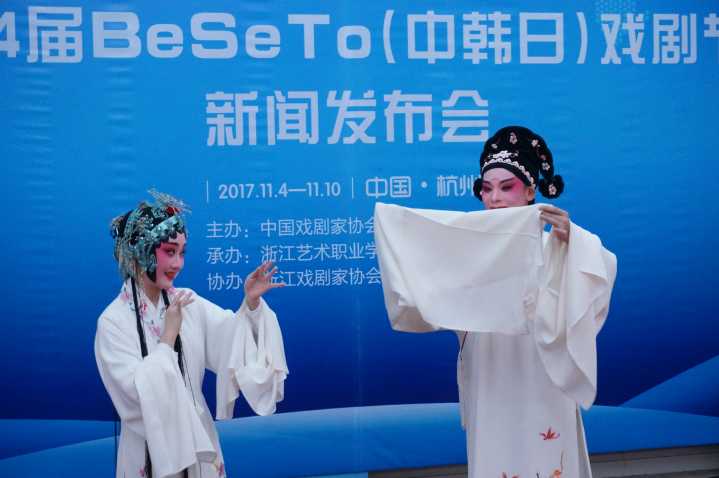 433571024.jpg 433571024.jpg