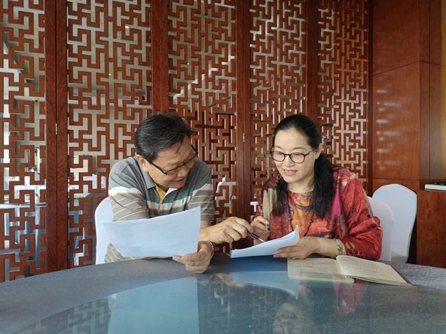 6 与越剧语音专家周冠均请教、探讨语音问题_副本.jpg